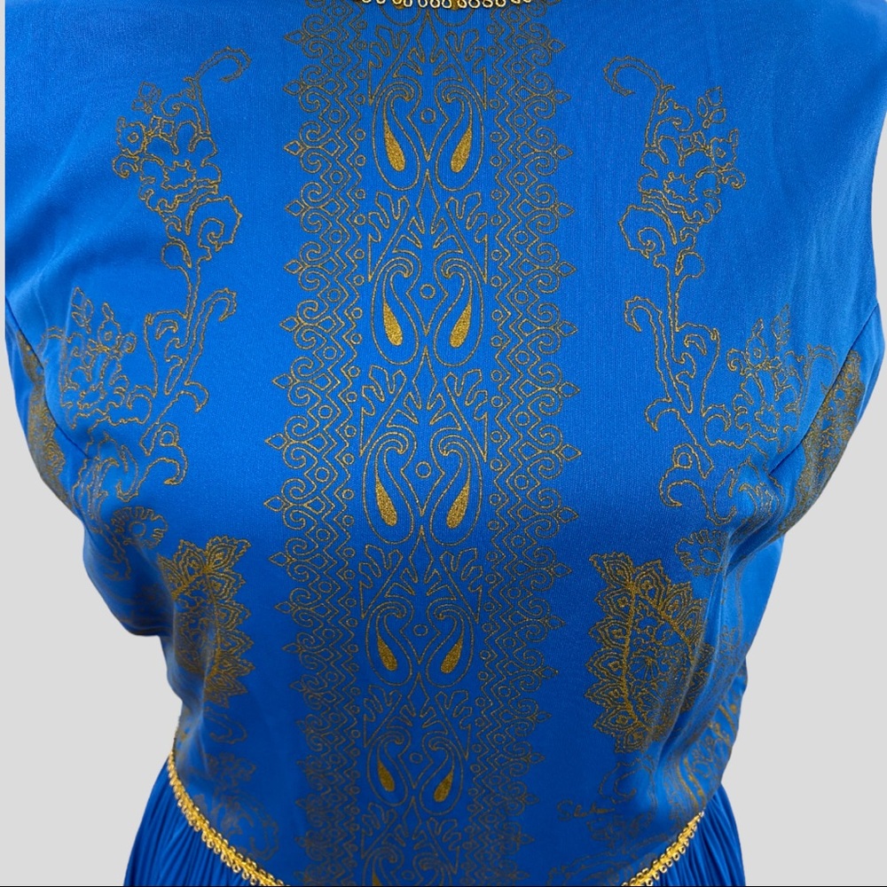 Vintage 70s Alfred Shaheen Blue and Gold Sleeveless Maxi Dress - Picture 2 of 9